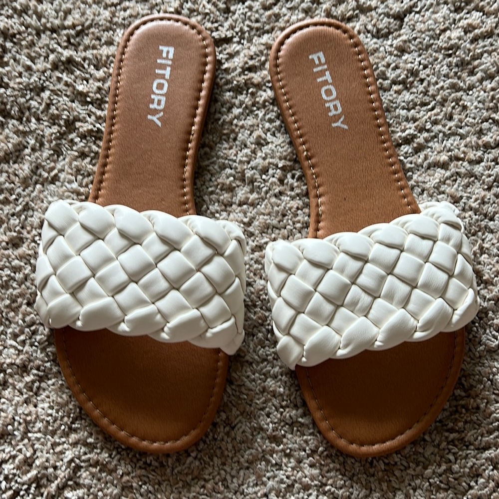 NIB FITORY Womens Round Open Braided Toe Flat
Slip On Slides for Summer - Size 8